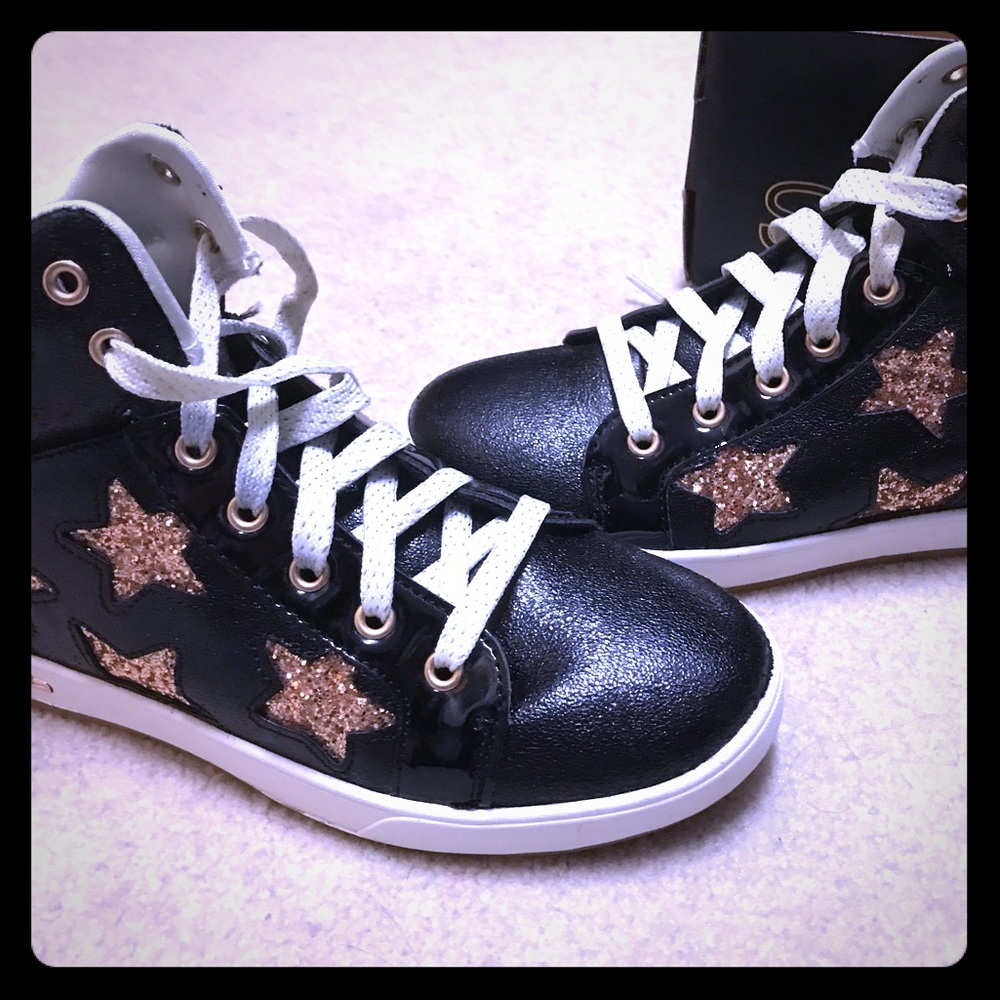 Black Sketchers w/Gold Stars!